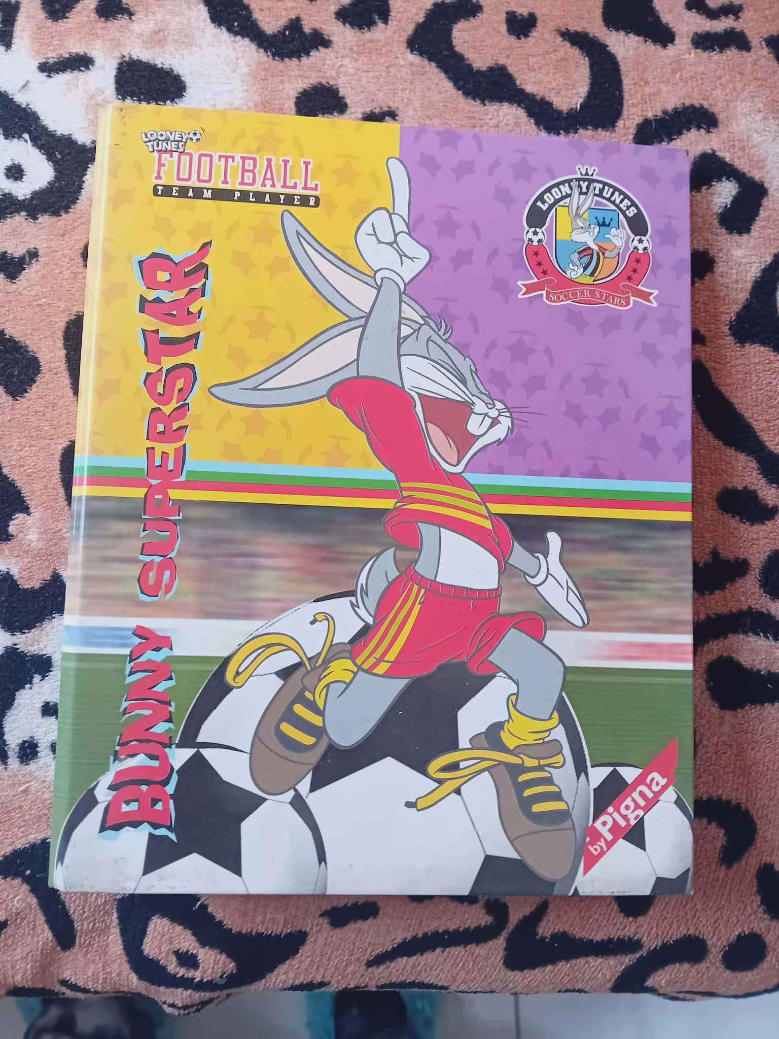 Bugs Bunny Soccer Star School Ring Binder – Looney Tunes Edition